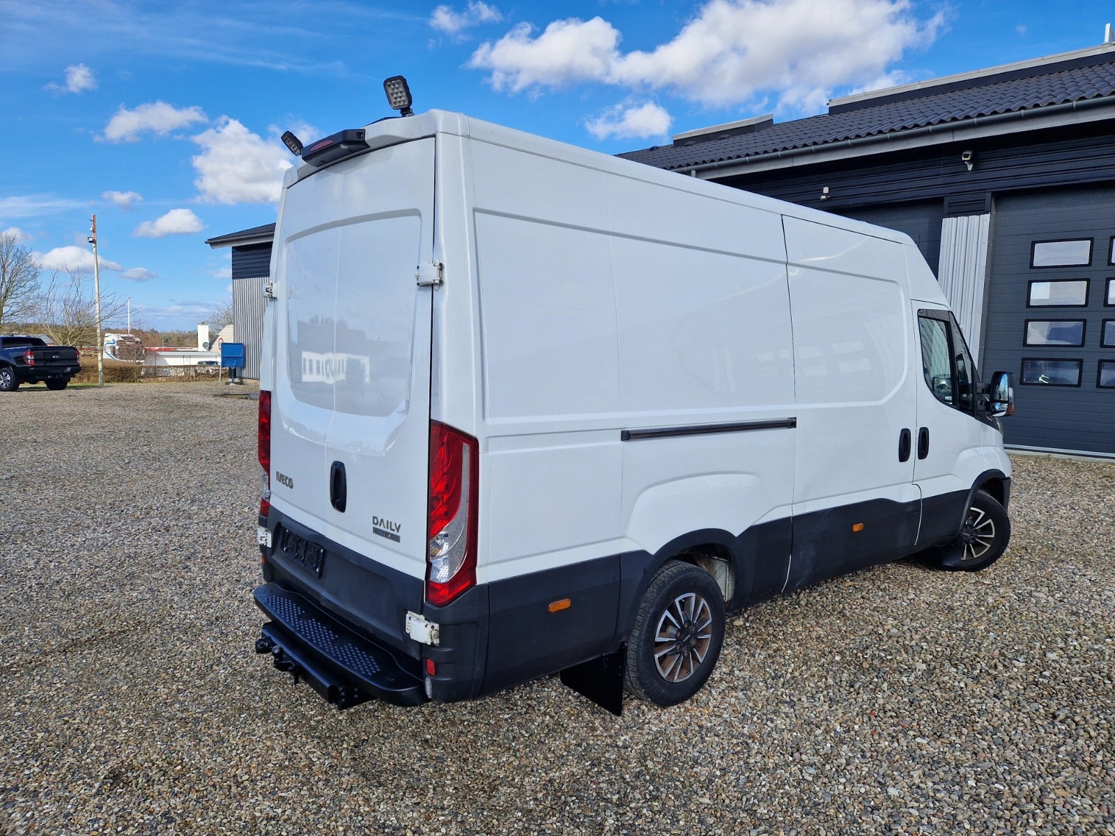 Billede af Iveco Daily 3,0 35S18 12m³ Van AG8