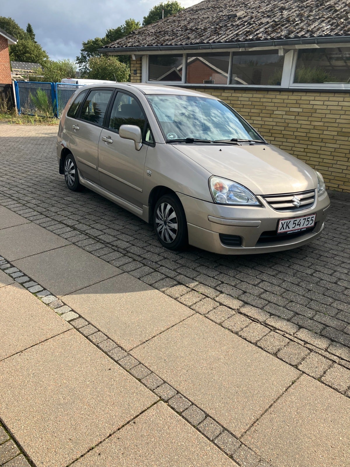 Suzuki Liana