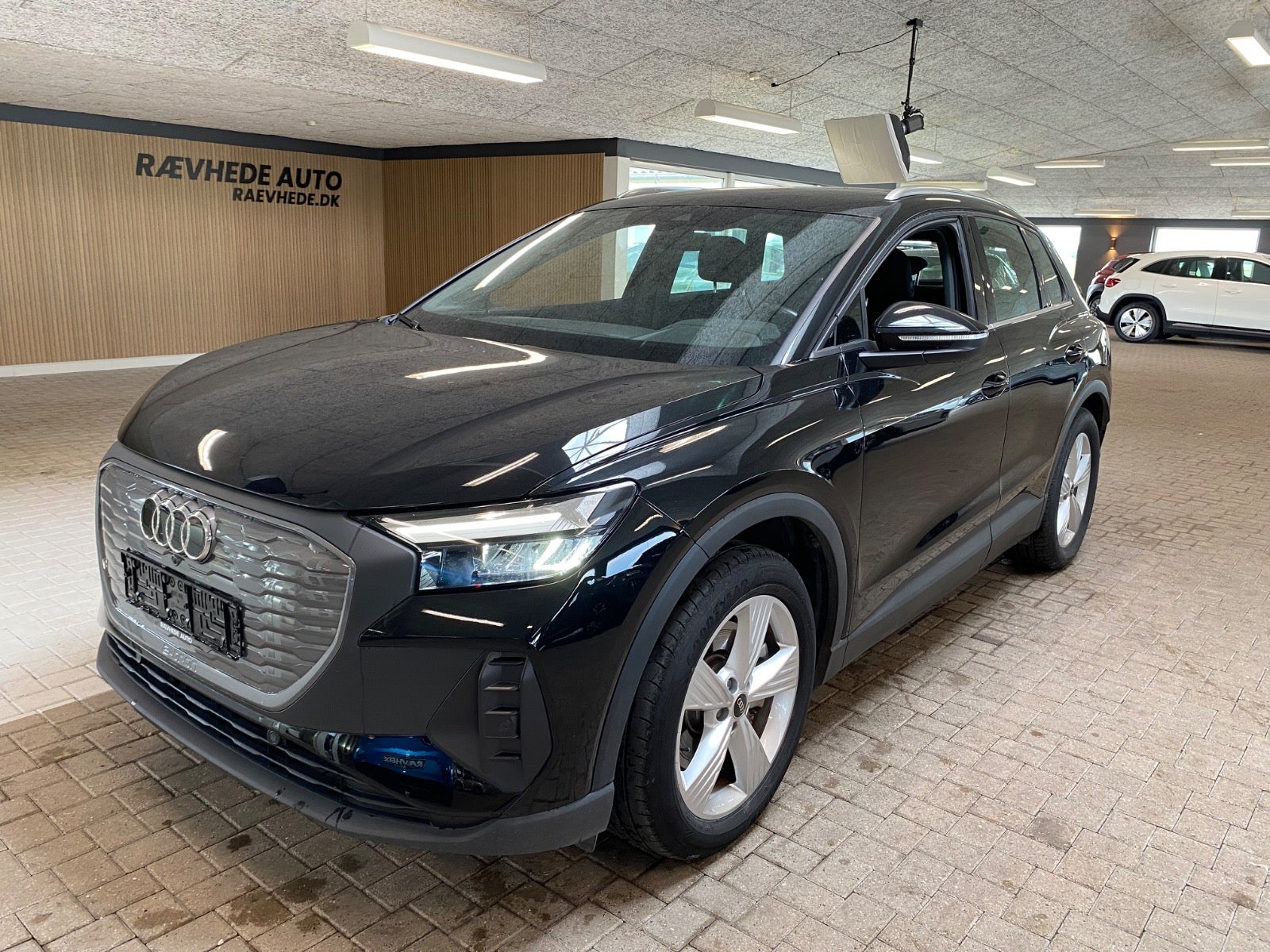 Audi Q4 e-tron Progress 2024