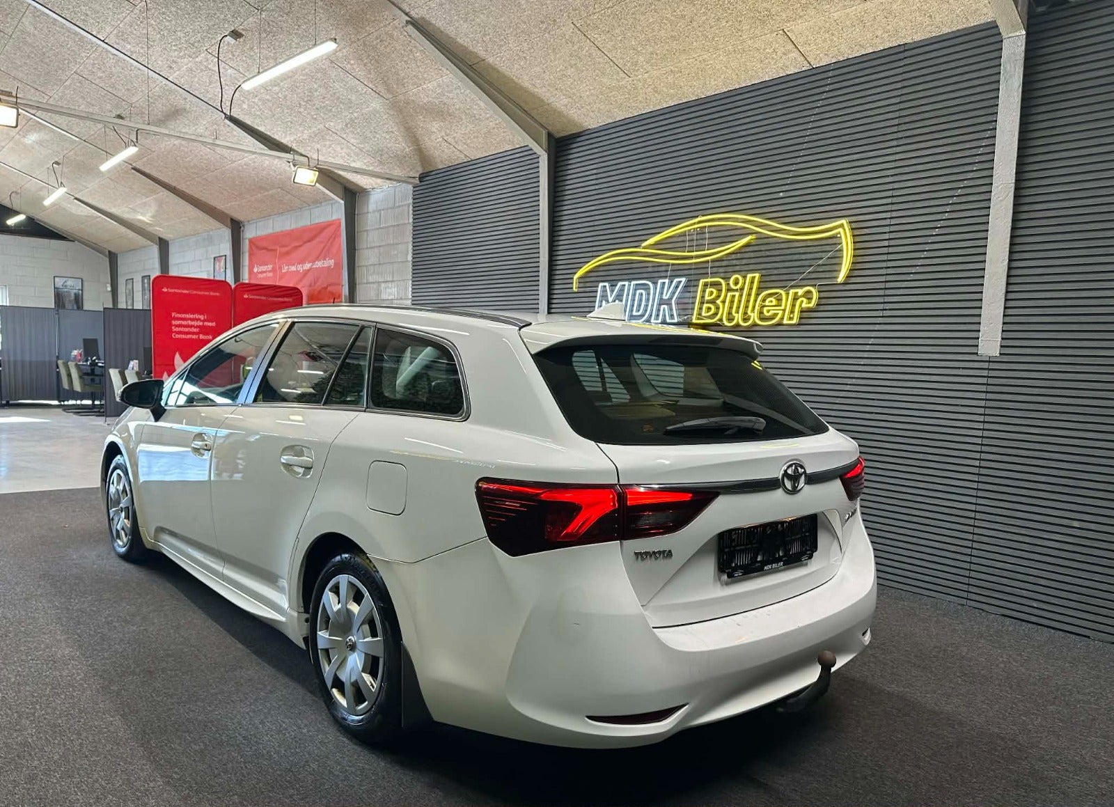 Billede af Toyota Avensis 1,6 D-4D T1 Touring Sports