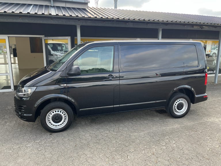 VW Transporter TDi 102 Kassevogn kort