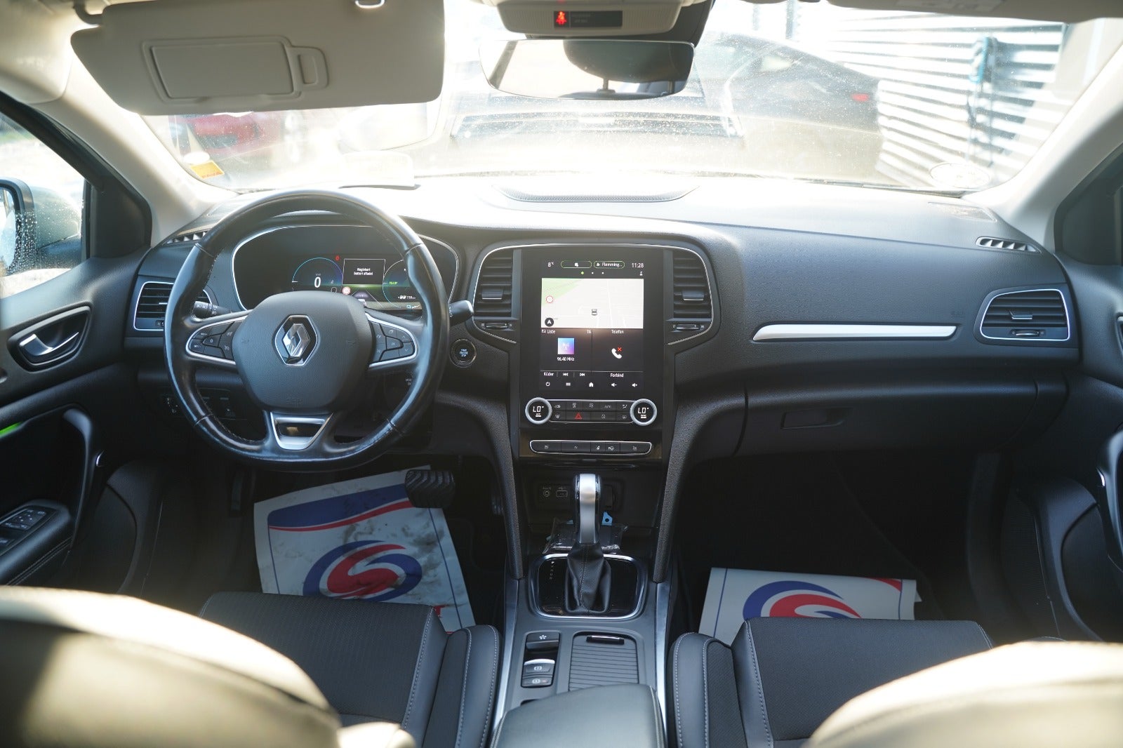 Billede af Renault Megane IV 1,6 E-Tech Intens Sport Tourer