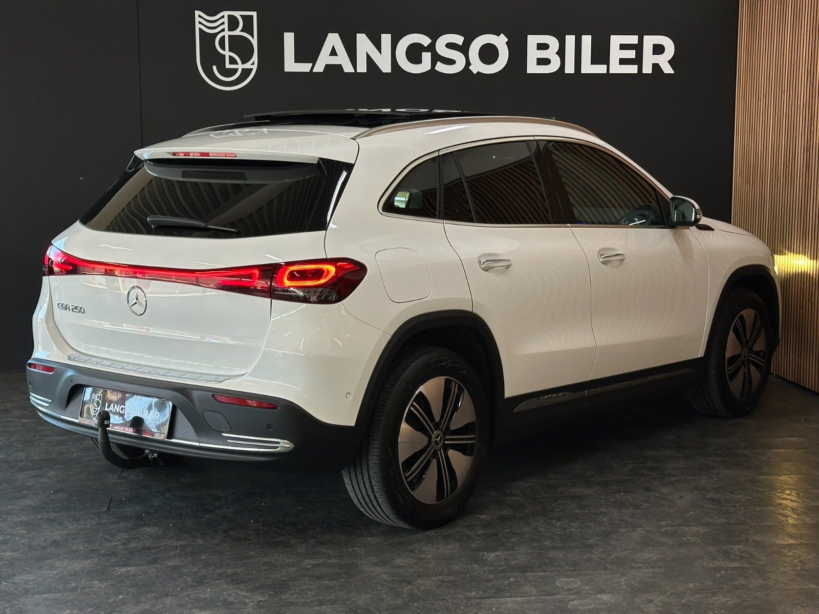 Billede af Mercedes EQA250  