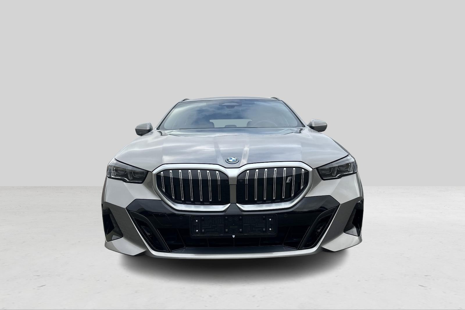 BMW i5 eDrive40 Touring Fully Charged M-Sport