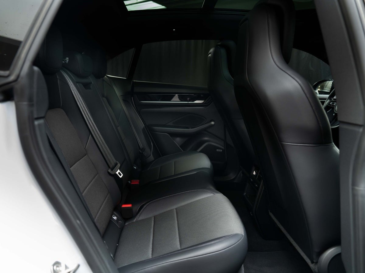 Gallery image 18 of 18