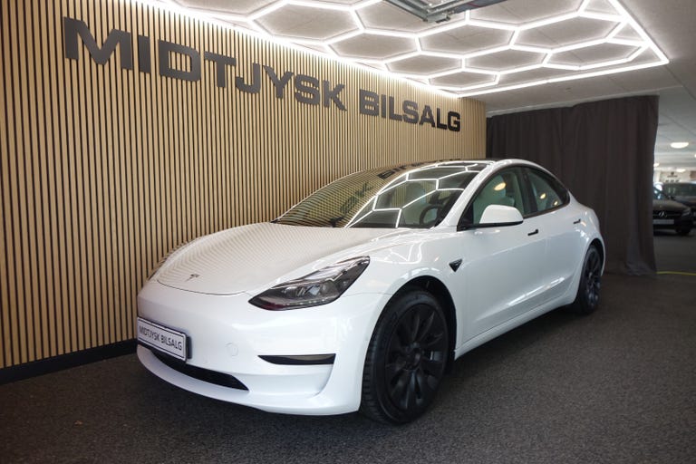 Tesla Model 3 Standard Range+ RWD