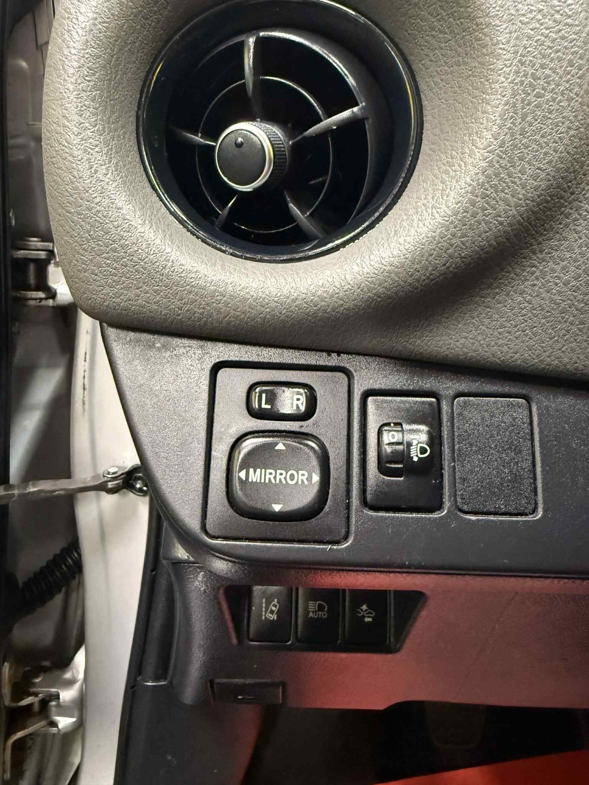 Billede af Toyota Yaris 1,0 VVT-i T1