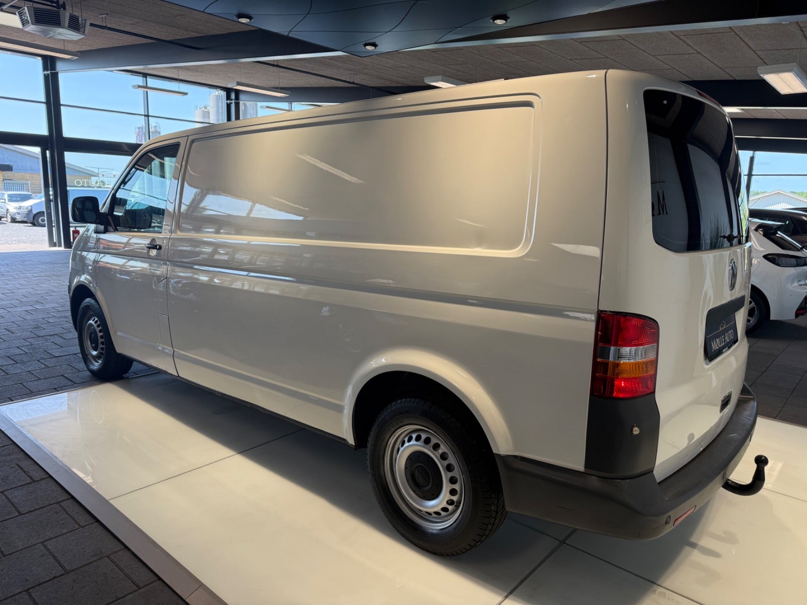 Billede af VW Transporter 2,5 TDi 130 Kassevogn lang