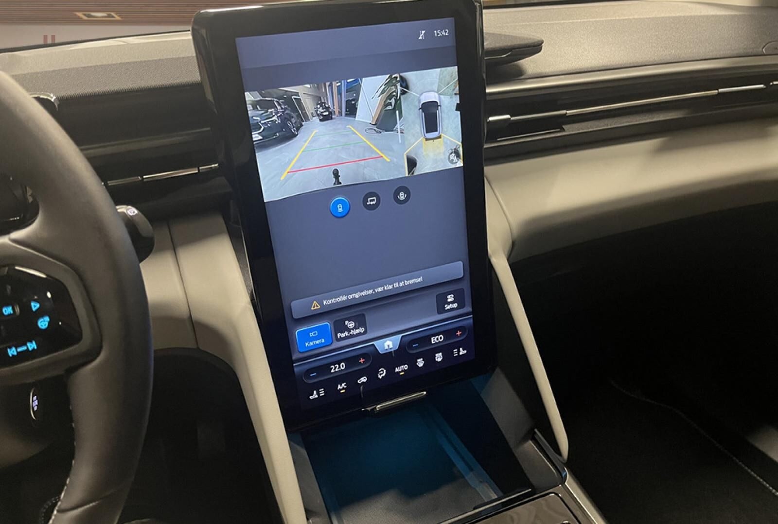 Ford Explorer Select Extended Range