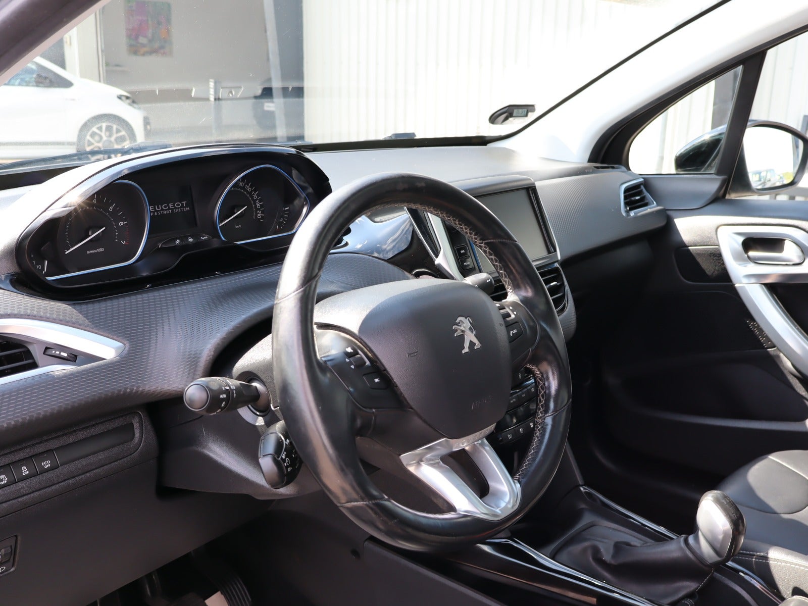 Billede af Peugeot 2008 1,2 e-THP 110 Allure Sky