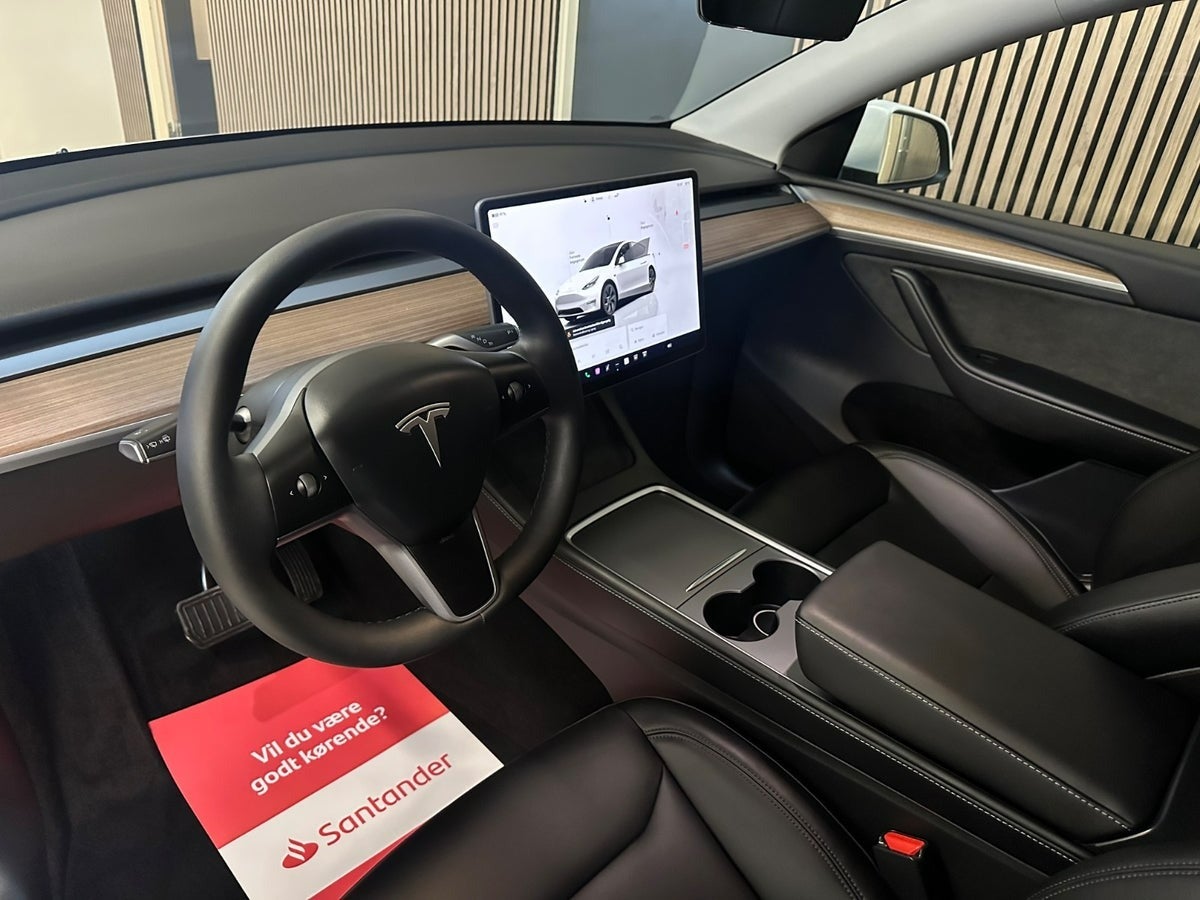 Tesla Model Y Long Range RWD