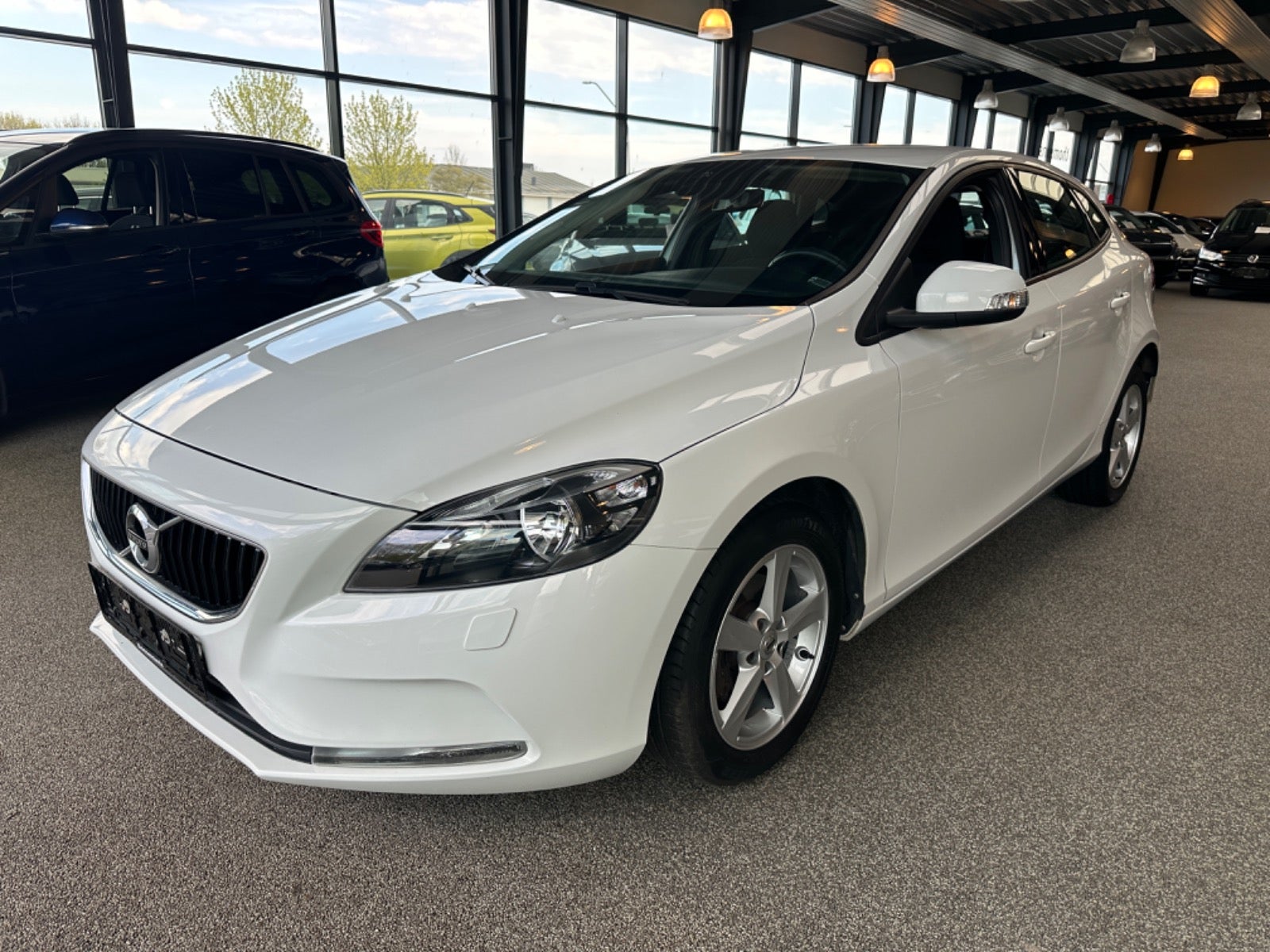 Volvo V40 2018