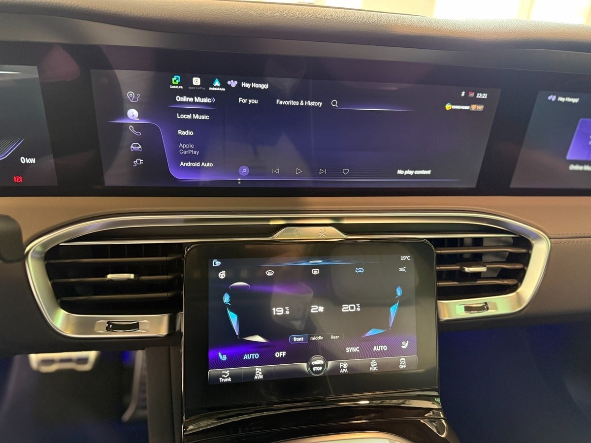 Hongqi E-HS9 Exclusive+