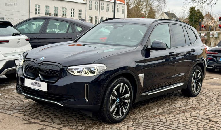 BMW iX3 Charged Plus