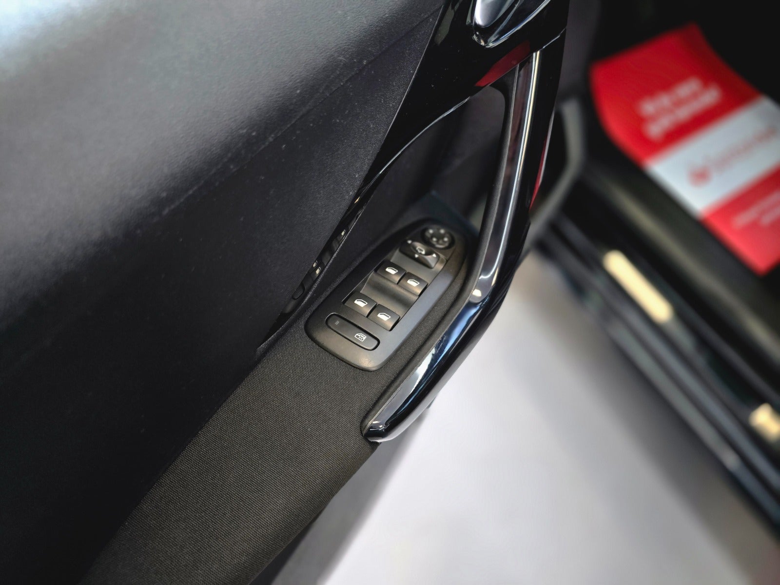 Billede af Peugeot 208 1,2 VTi 82 Selection Sky