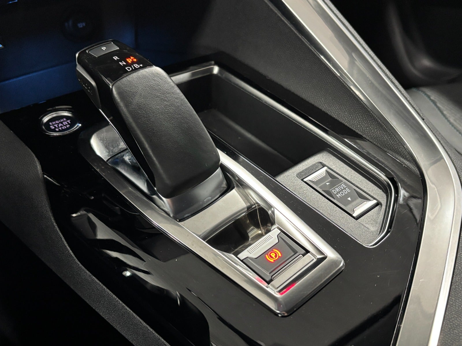 Billede af Peugeot 3008 1,6 Hybrid Allure Pack EAT8