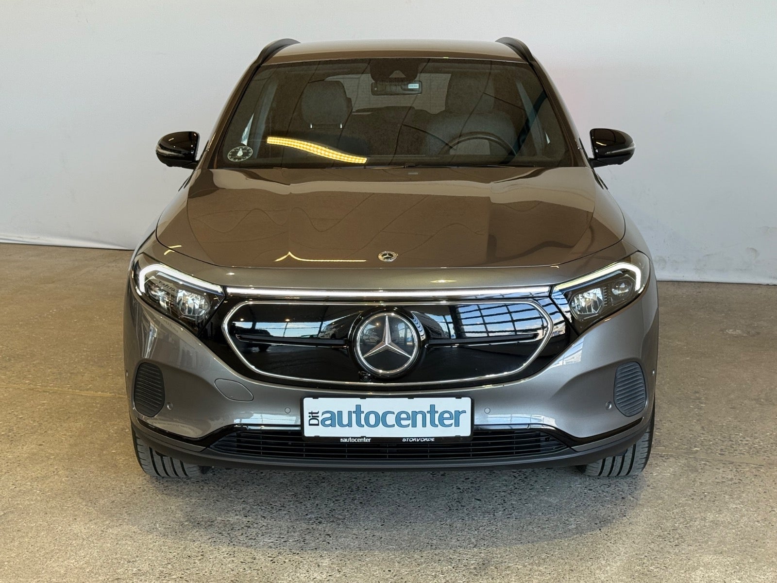 Mercedes EQA250 Electric Art