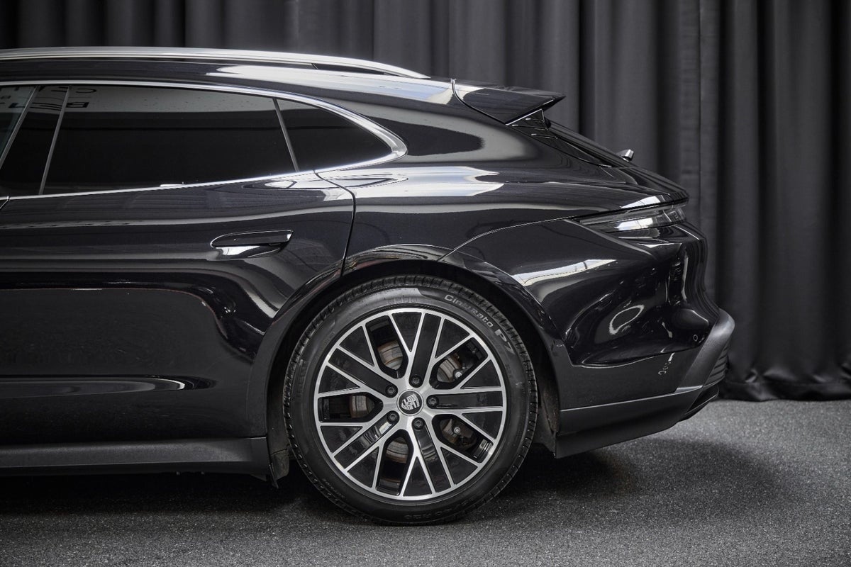 Gallery image 7 of 13