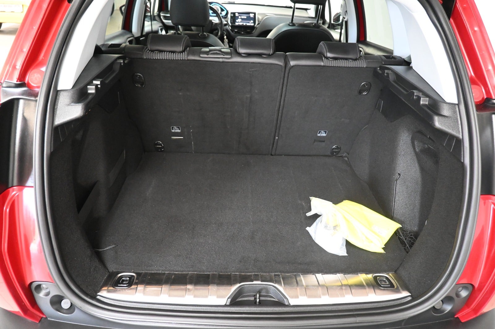 Peugeot 2008 BlueHDi 100 Allure Sky