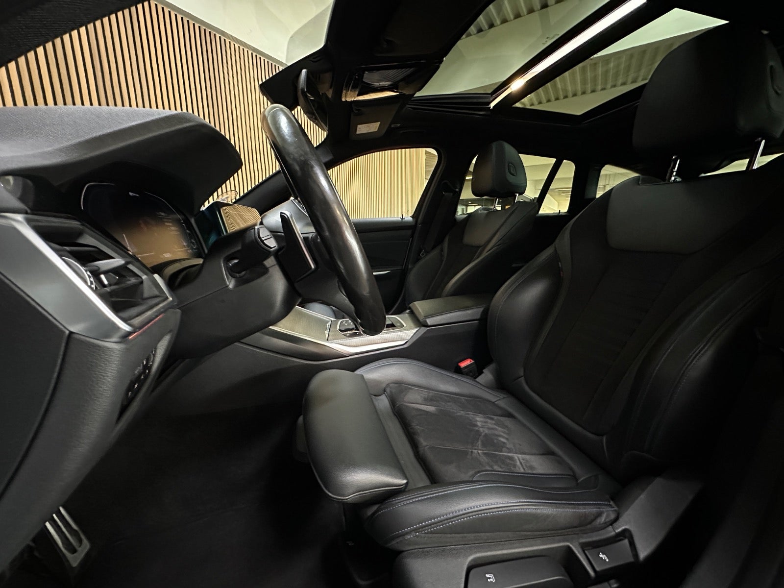 Billede af BMW 330e 2,0 Touring M-Sport+ aut.