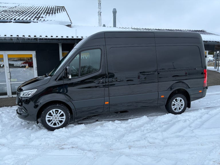 Mercedes Sprinter 319 CDi A2 Kassevogn aut. RWD