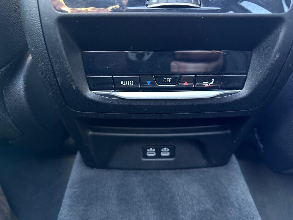 BMW iX3 Charged Plus billede 21