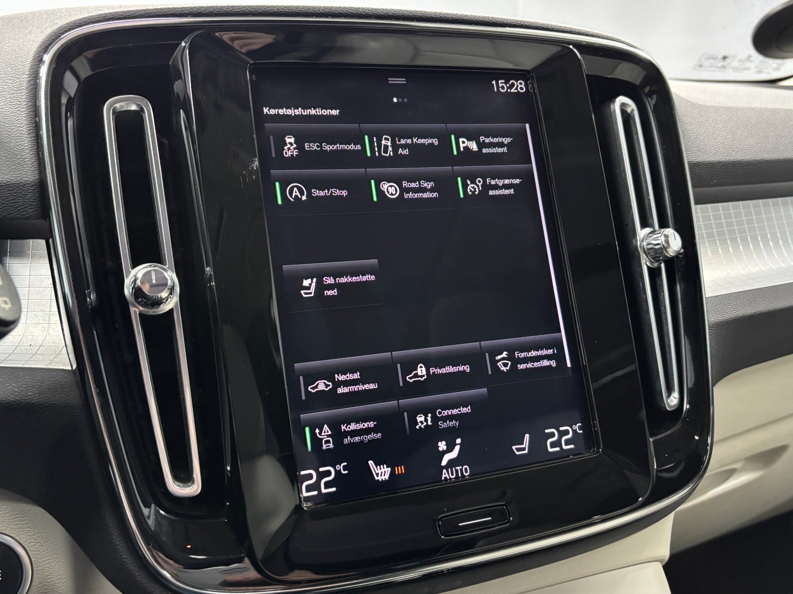 Billede af Volvo XC40 2,0 T4 190 Momentum aut.