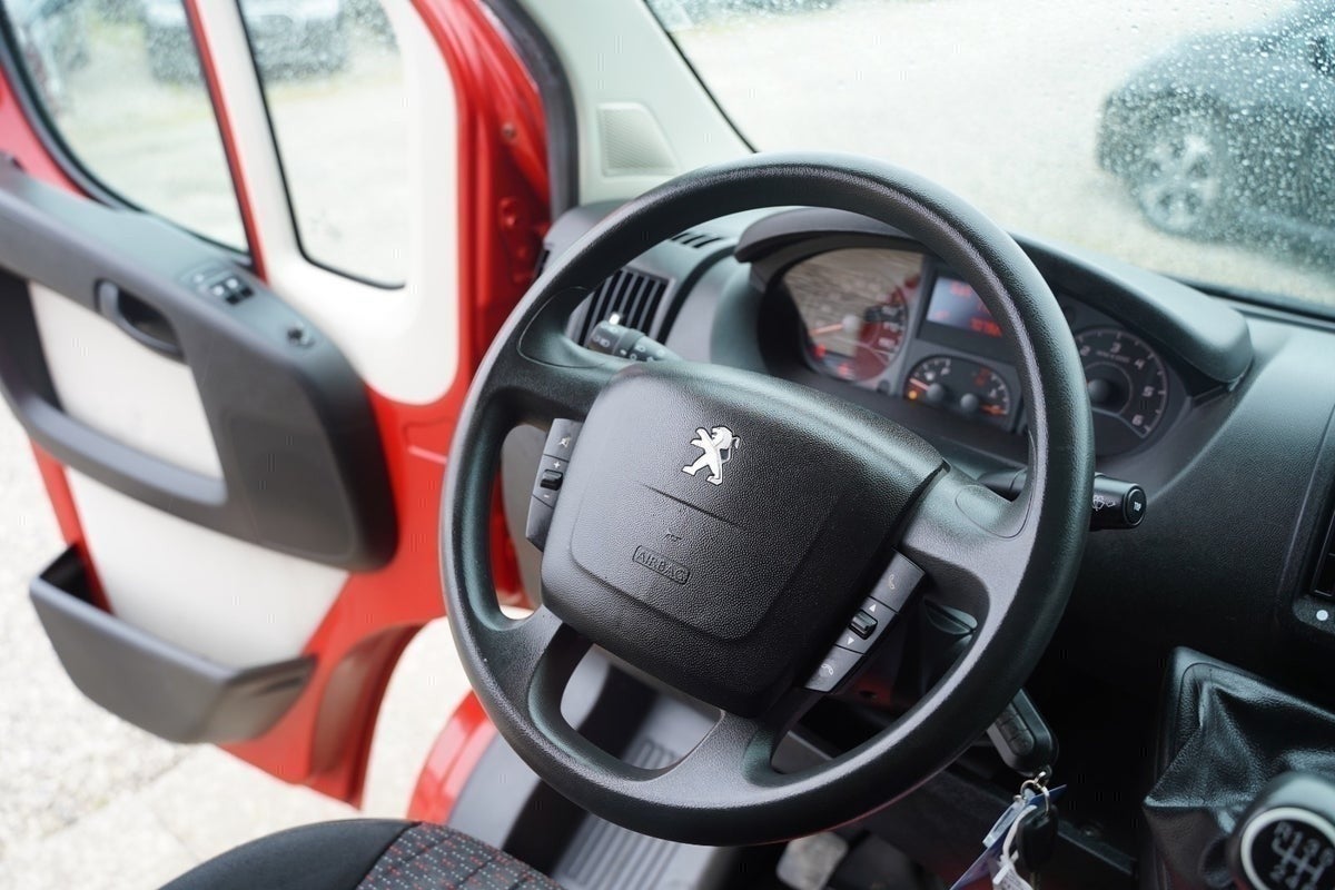 Billede af Peugeot Boxer 330 2,0 BlueHDi 130 L2H2