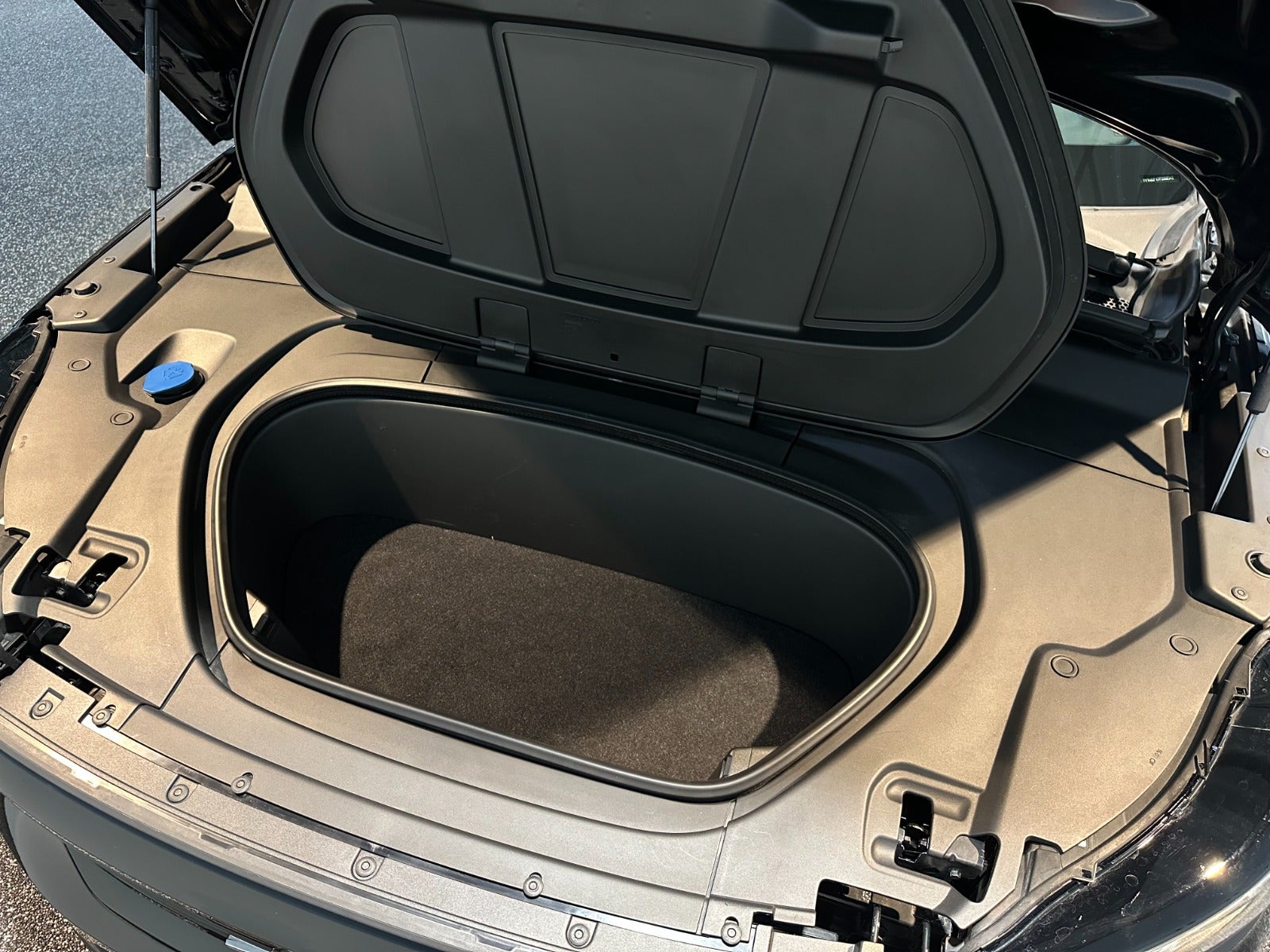 Volvo XC40 P6 ReCharge Plus 5d - 12