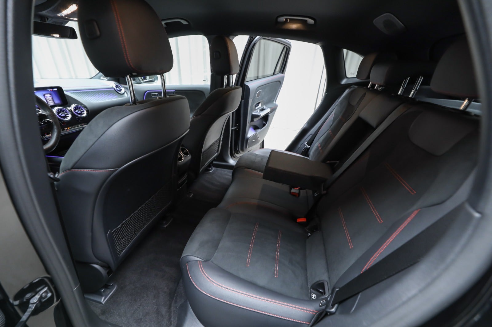 Mercedes-Benz EQA 250+ (5/8)