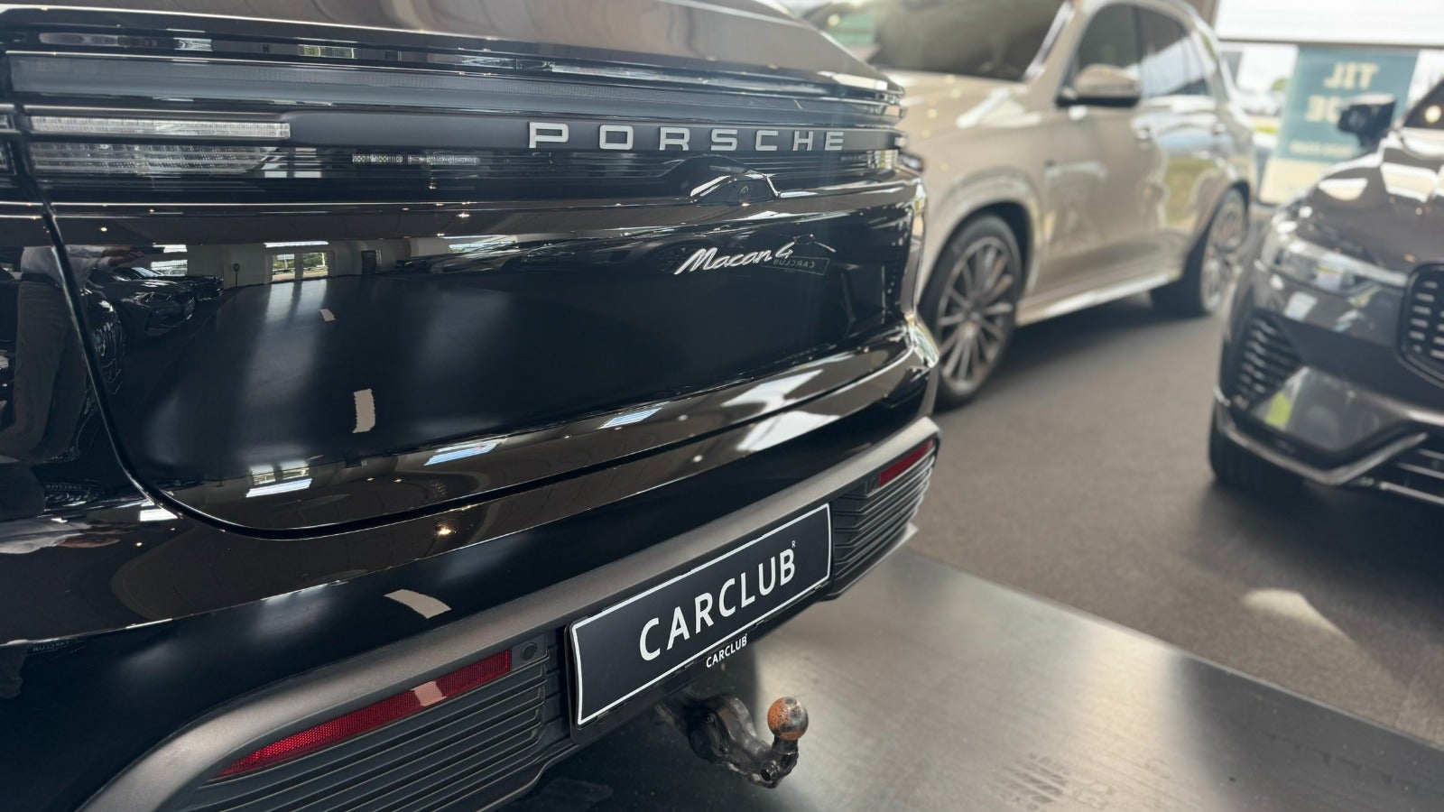 Porsche Macan 4