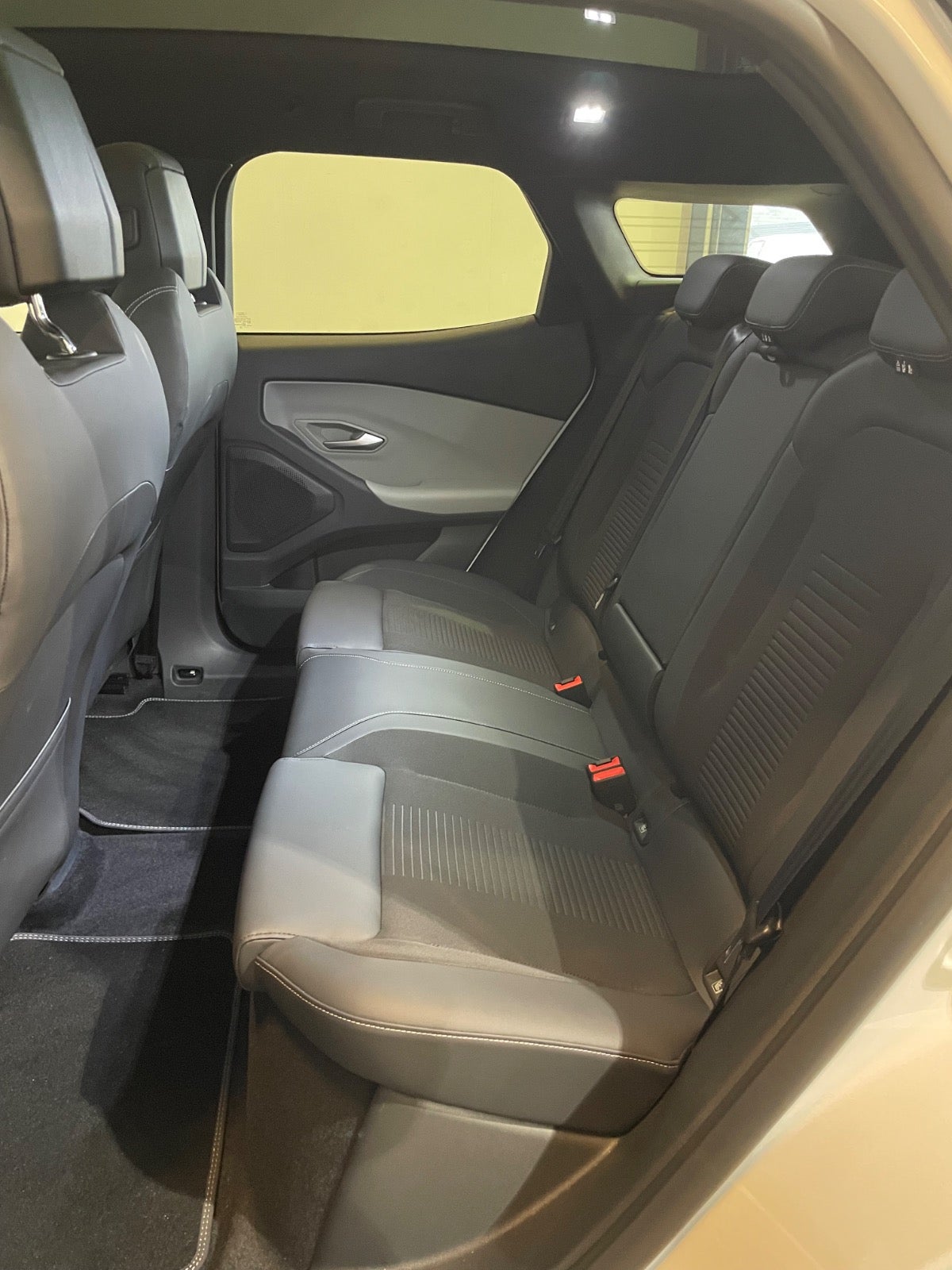 Ford Explorer Premium Extended Range AWD