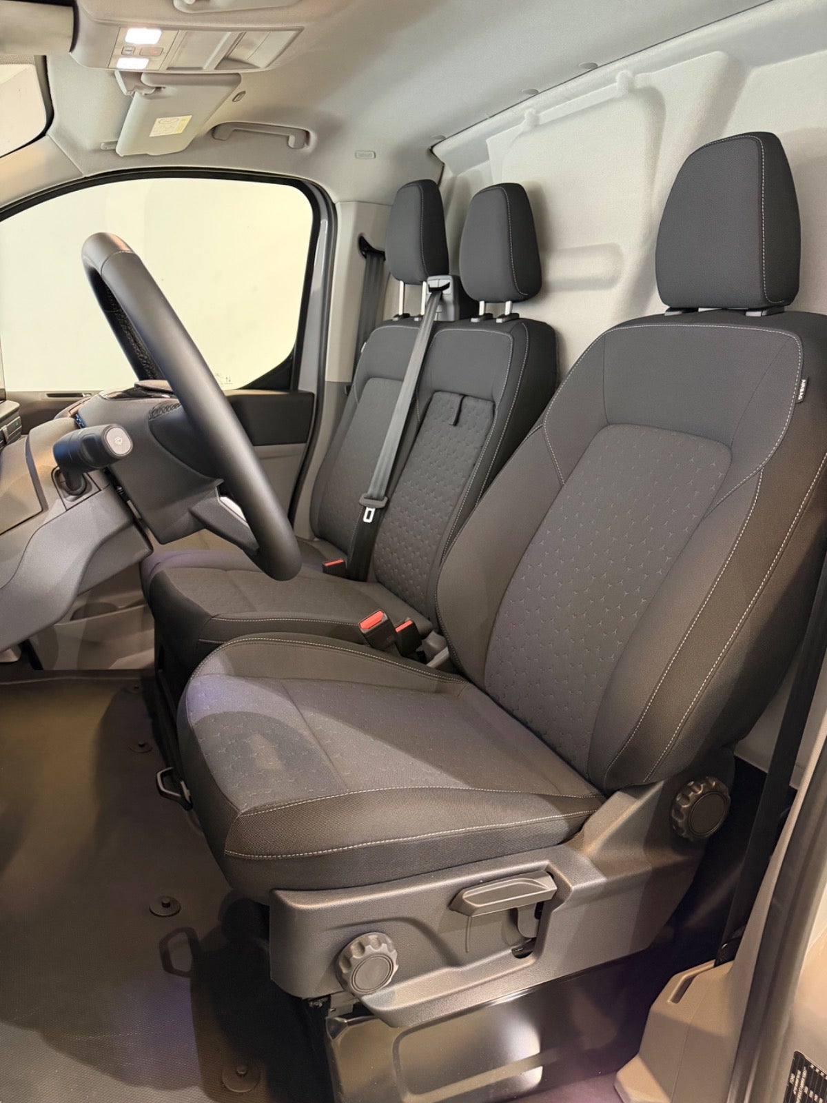 Ford E-Transit Custom 320L Limited