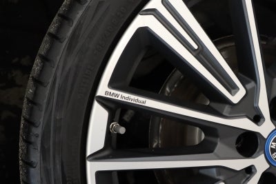 BMW iX1 xDrive30 X-Line