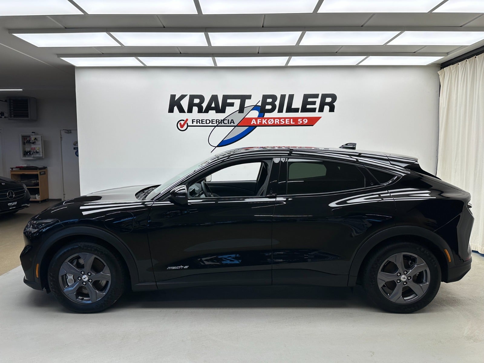 Billede af Ford Mustang Mach-E 70 Premium Standard Range