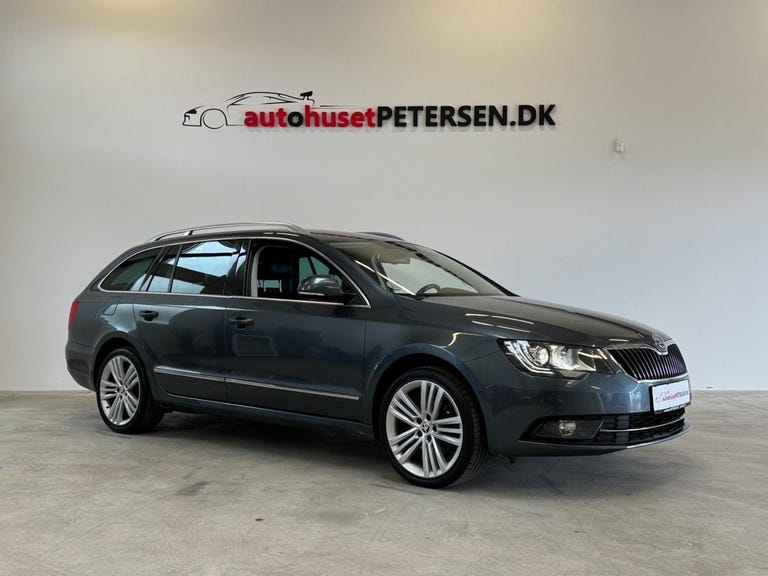 Skoda Superb TDi 140 Elegance Combi DSG