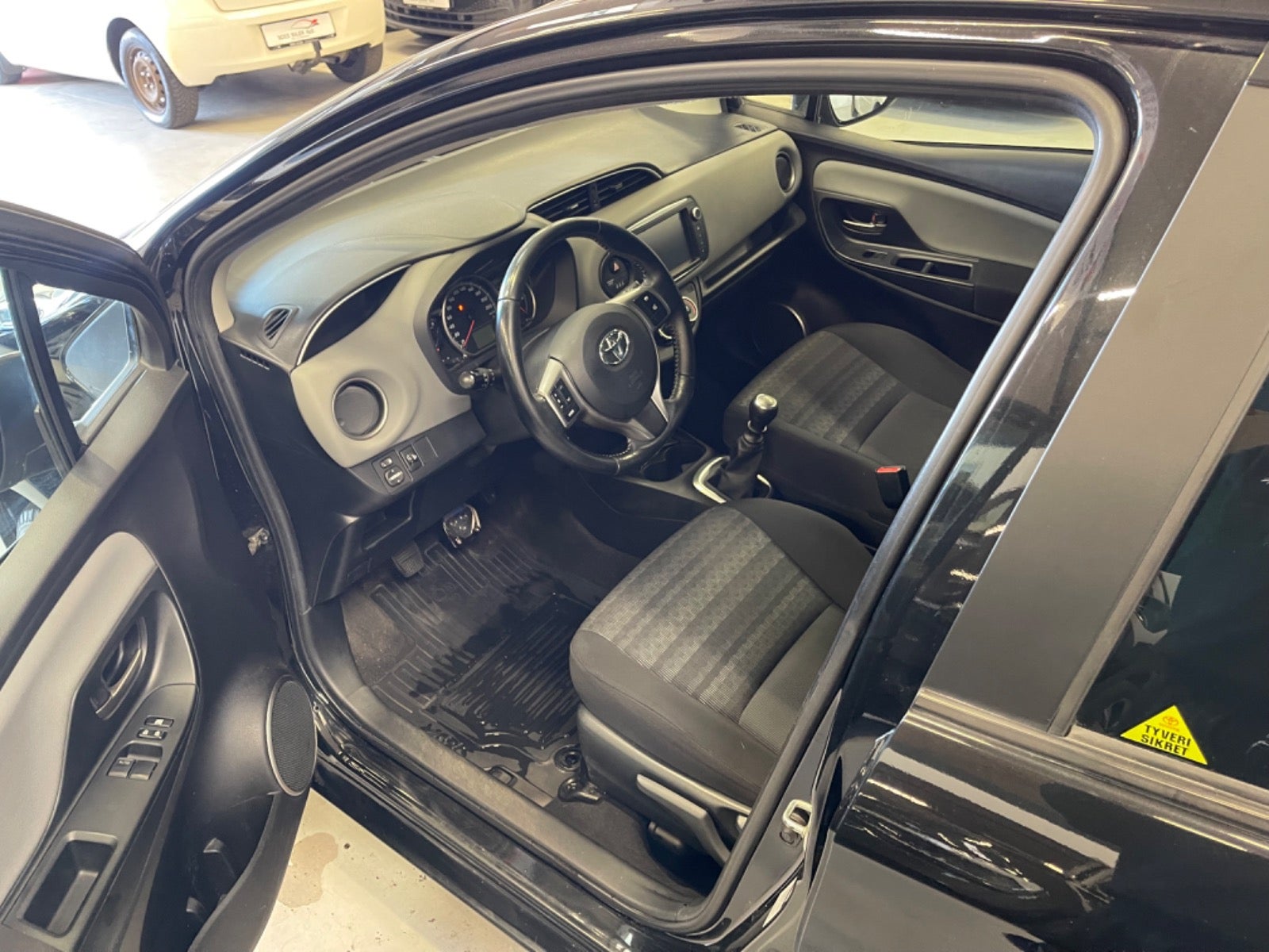 Billede af Toyota Yaris 1,3 VVT-i T2