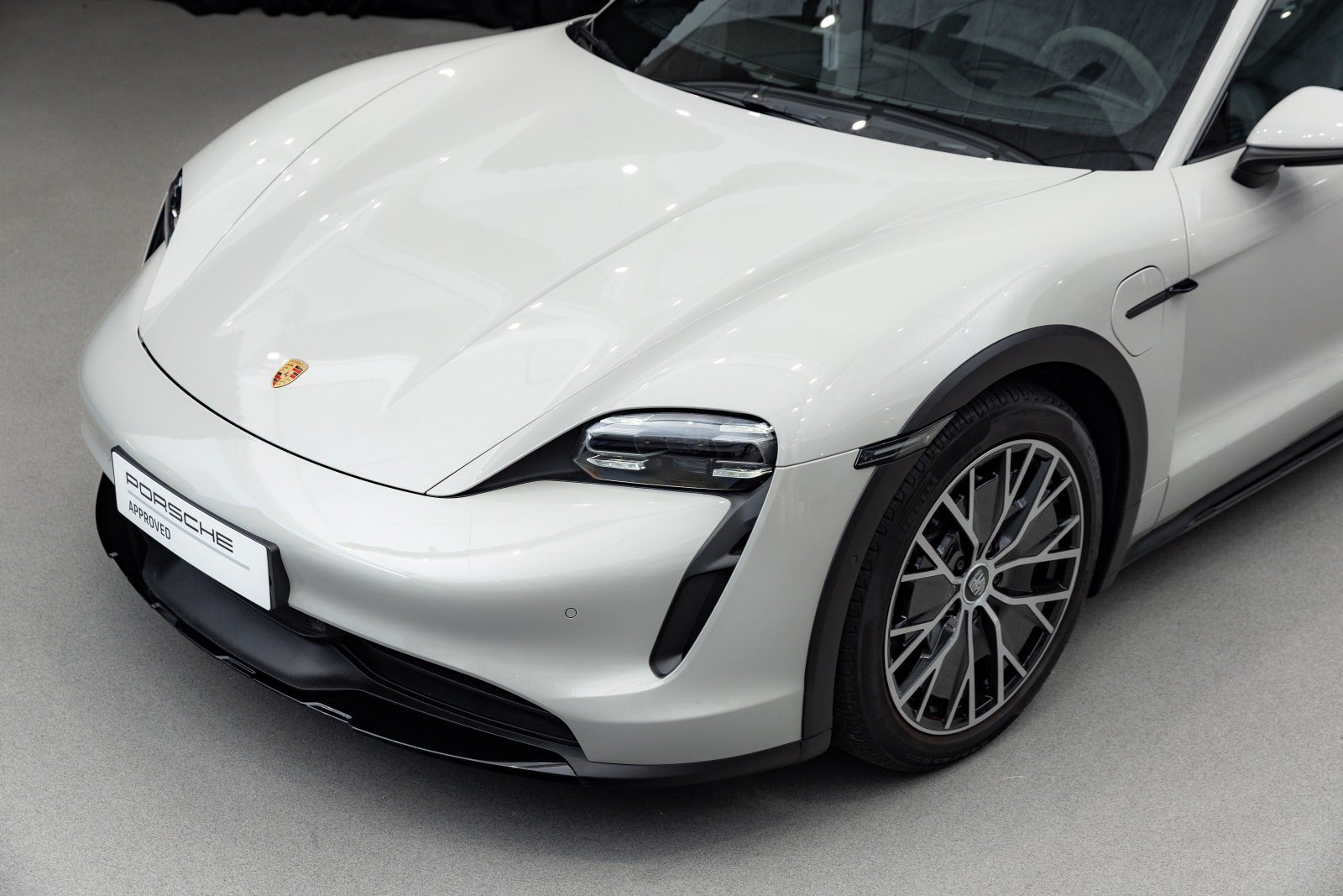 Gallery image 3 of 24