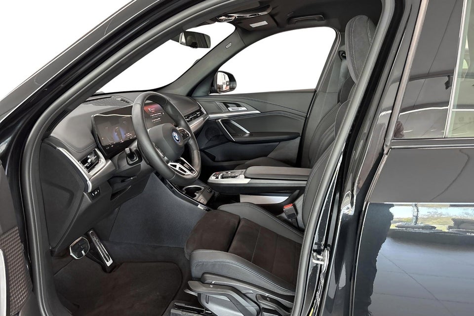 BMW iX1 xDrive30 M-Sport 2025