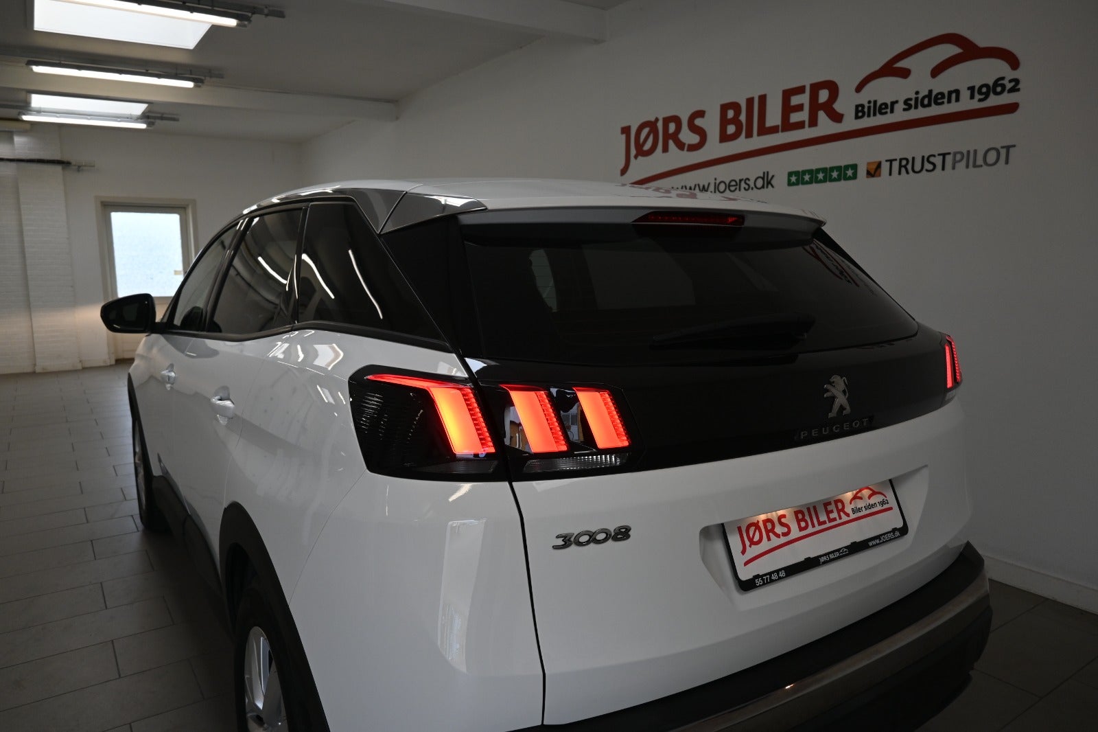 Peugeot 3008 PureTech 130 Strike Van