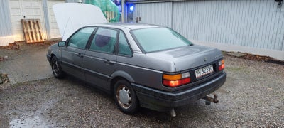 VW Passat 1,8 GL Benzin modelår 1990 km 161000 træk servostyring, el-soltag, el-ruder, el-spejle, se