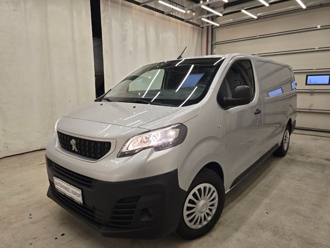 Peugeot Expert BlueHDi 120 L3 Premium Van