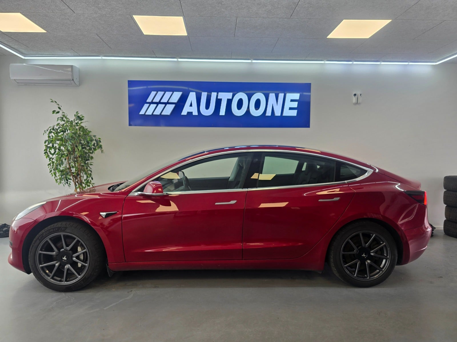 Billede af Tesla Model 3 Standard Range+ RWD
