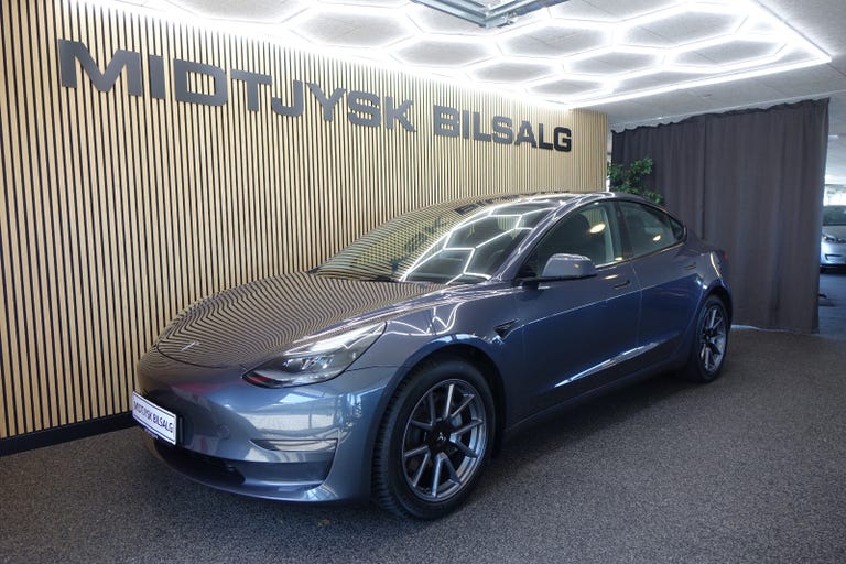 Tesla Model 3 Long Range AWD