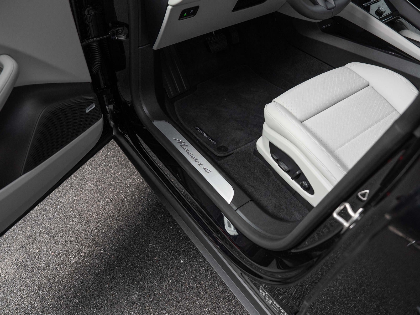 Gallery image 9 of 18