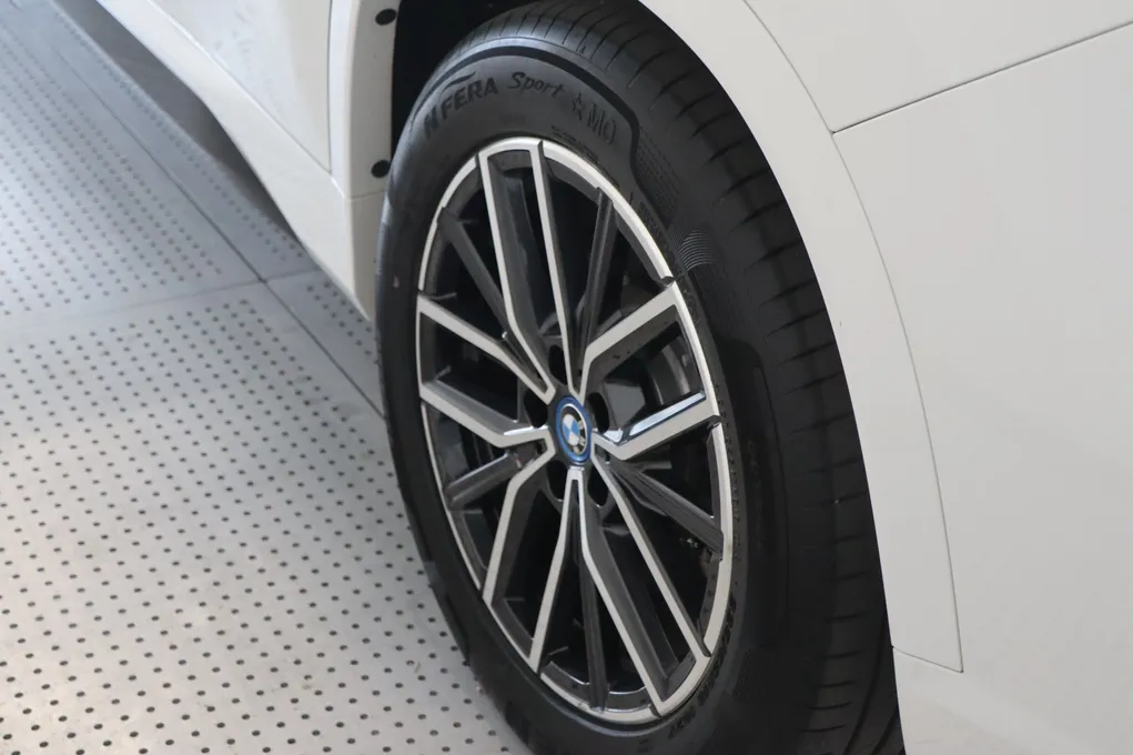 BMW iX1 xDrive30 M-Sport