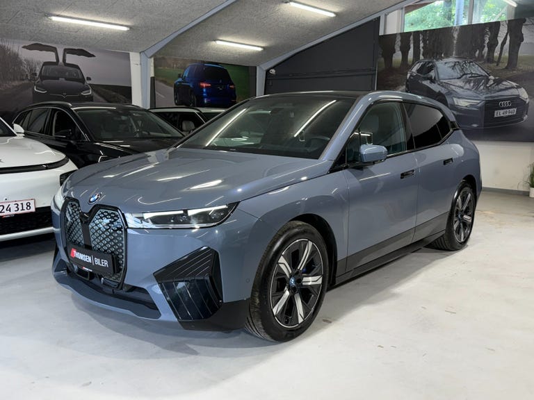 BMW iX xDrive40 Fully Charged Sport