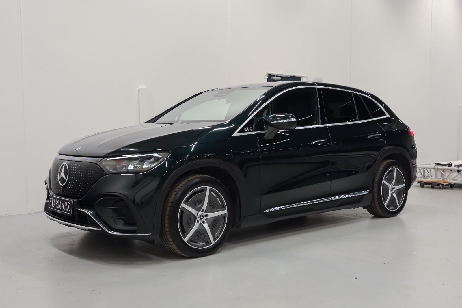 Mercedes-Benz EQE 350 SUV (1/8)