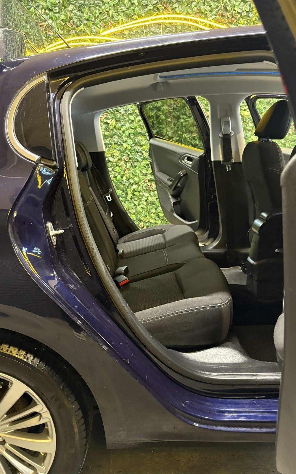 Billede af Peugeot 208 1,6 BlueHDi 100 Allure Sky