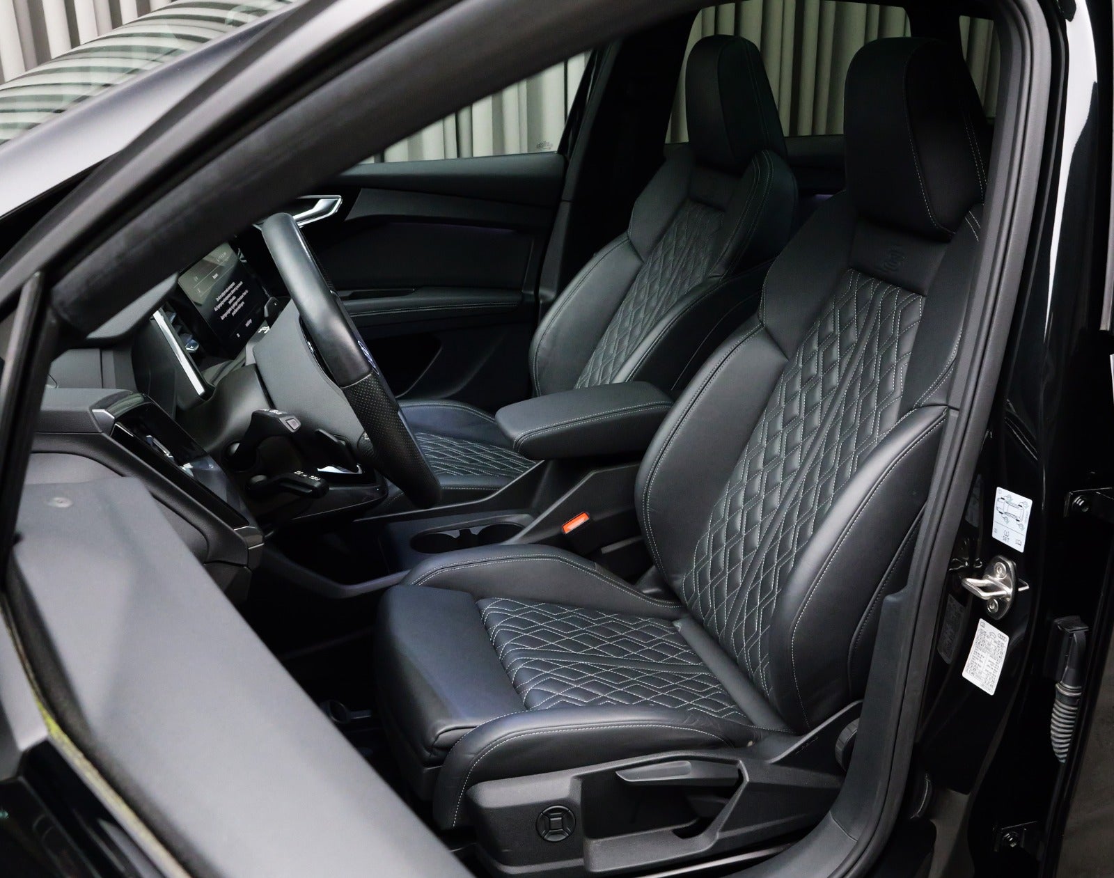 Audi Q4 e-tron S-line quattro